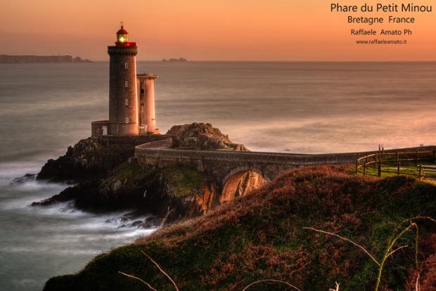 Bretagne-amato-france-lighthouse- sunset-orange-summer-Petit_minou-phare-